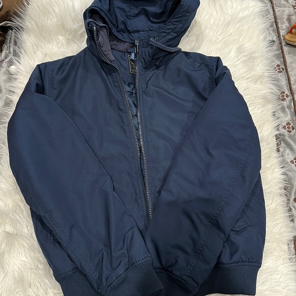 H &M - Picture 2 of 5